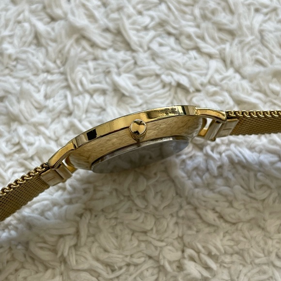 Rosefield Mercer Gold Mesh watch 38mn - Picture 13 of 15